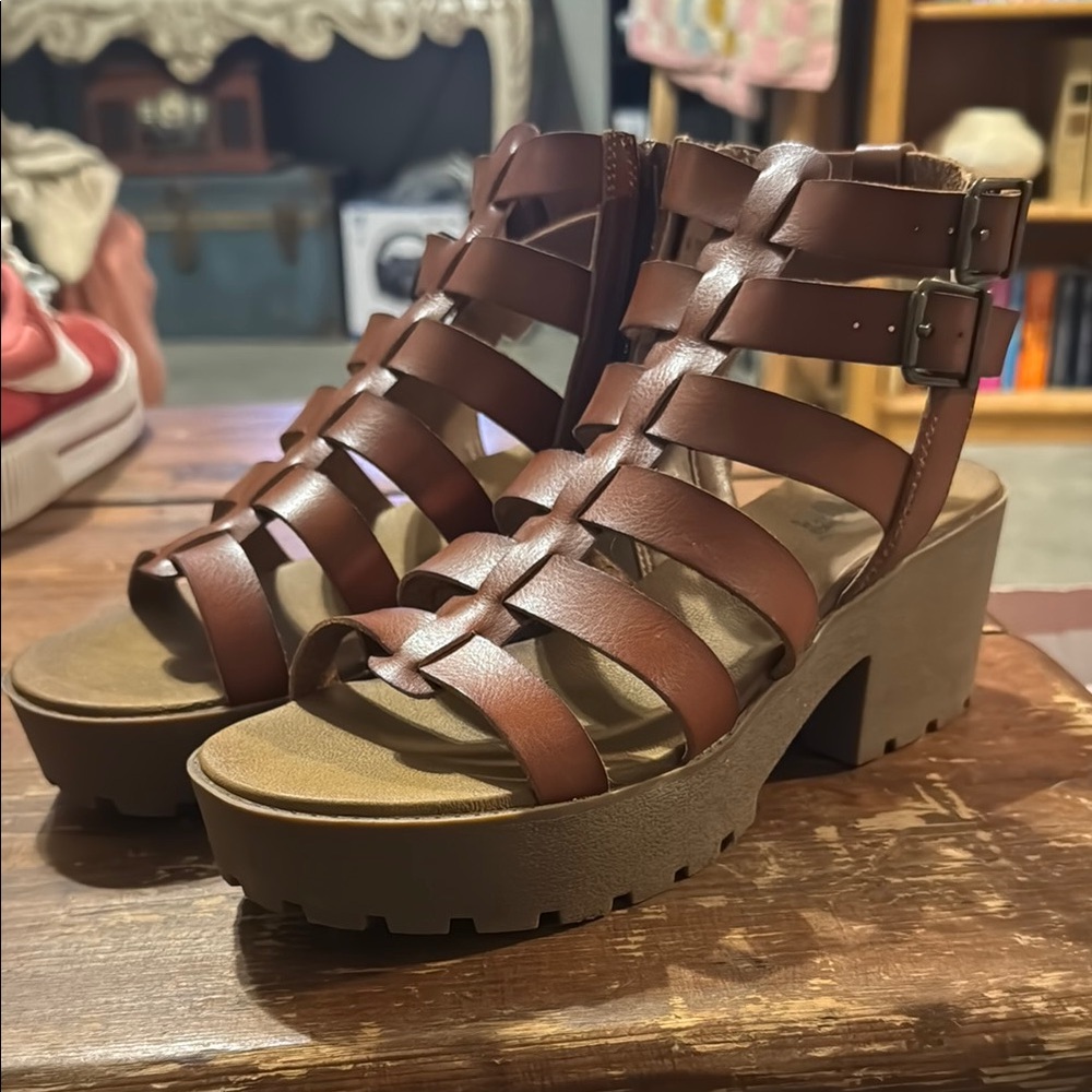 Women's Brown Strappy Sandals